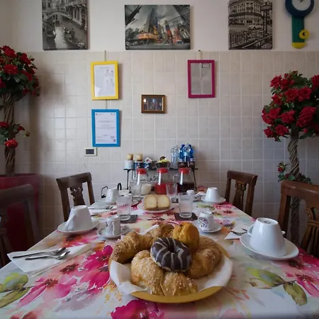 B&bmagichouse Bed and breakfast Novara