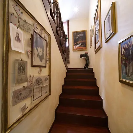 B&bmagichouse Bed and Breakfast