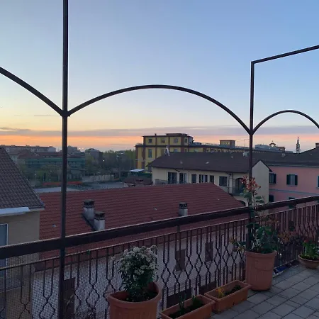 B&bmagichouse Bed and Breakfast