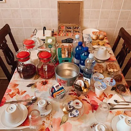 B&bmagichouse Bed and Breakfast