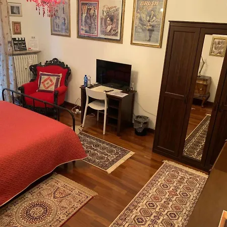 B&bmagichouse Bed & Breakfast Novara